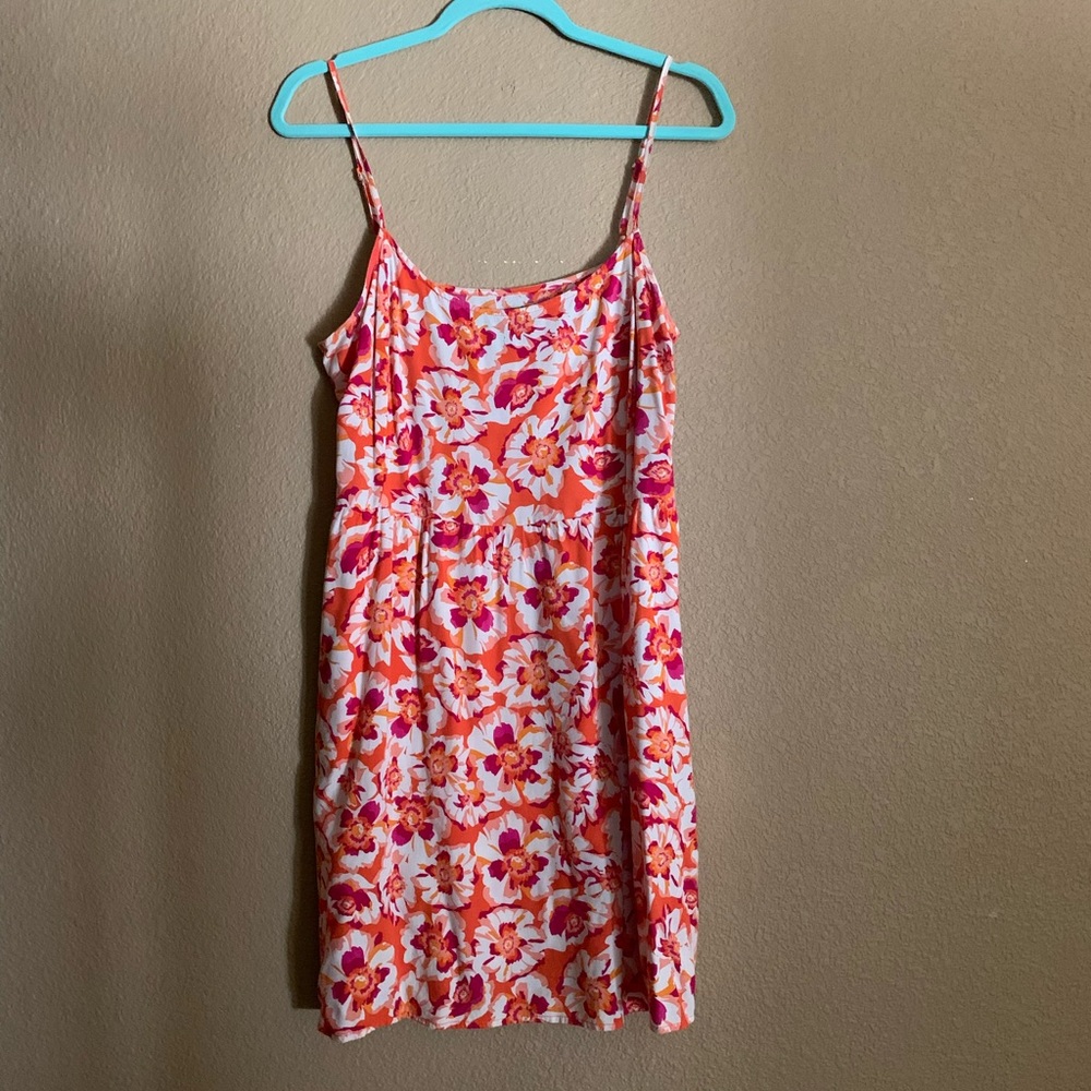 Gap Summer Dress. Size 8. Side Zipper. Beautiful in Orange, White and Fuchsia.